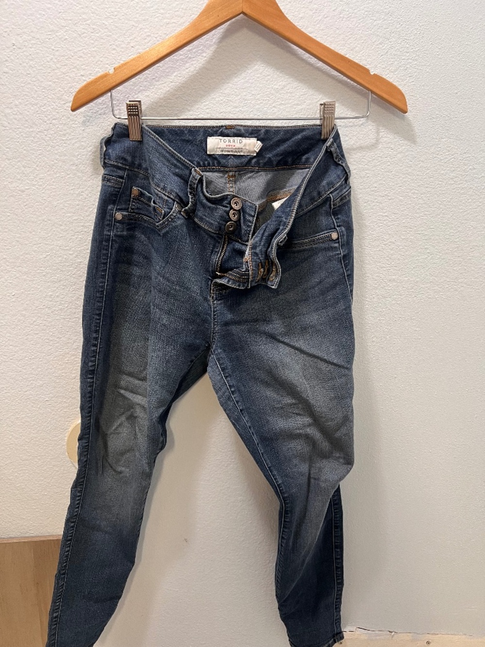 Torrid Denim Medium Wash Stretch Jeans 10S